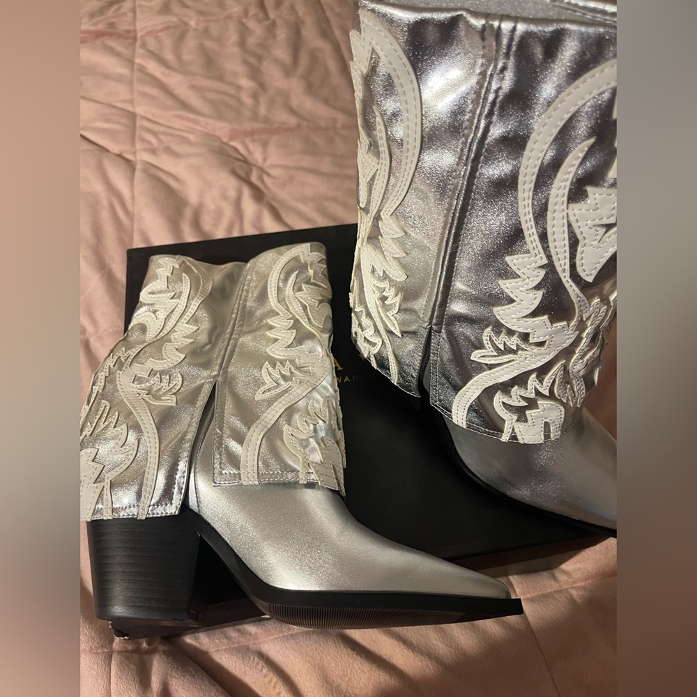 Azalea Silver Western-Style Women's Boots - Picture 4 of 4